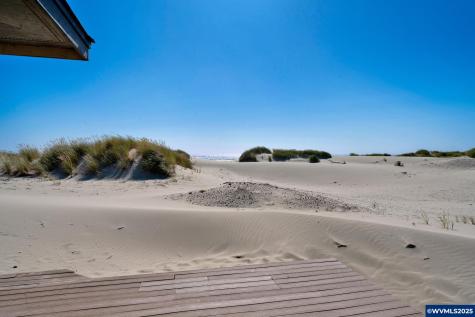118 NW Oceania Drive Waldport OR 97394-9438