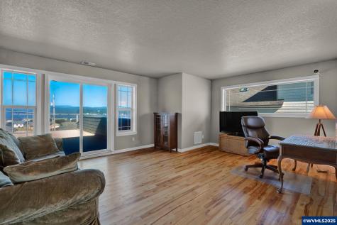 118 NW Oceania Drive Waldport OR 97394-9438