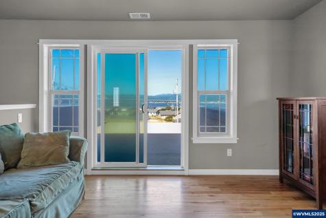 118 NW Oceania Drive Waldport OR 97394-9438