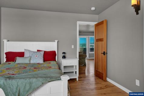 118 NW Oceania Drive Waldport OR 97394-9438