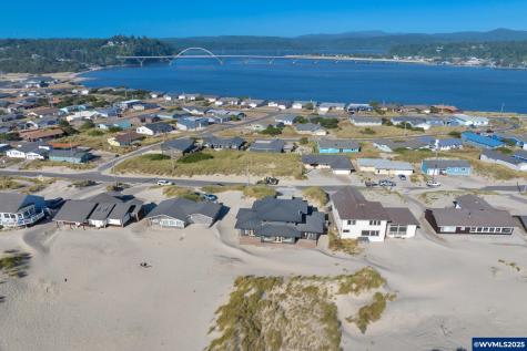 118 NW Oceania Drive Waldport OR 97394-9438