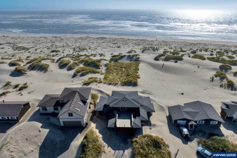 118 NW Oceania Drive Waldport OR 97394-9438