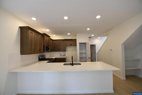 845 Oakleaf Way Silverton OR 97381-2536
