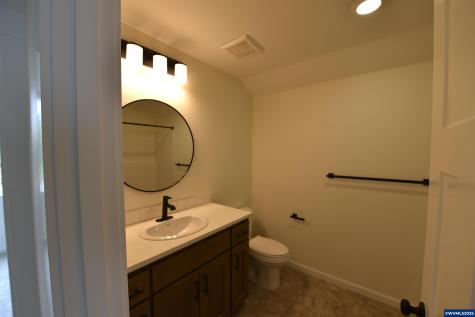 845 Oakleaf Way Silverton OR 97381-2536