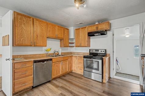 407 Jersey Street Silverton OR 97381
