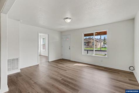 407 Jersey Street Silverton OR 97381