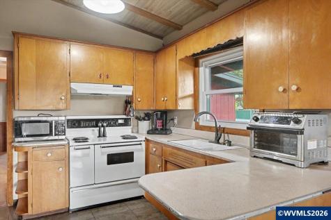 404 36th Avenue NE Salem OR 97301