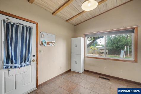 404 36th Avenue NE Salem OR 97301