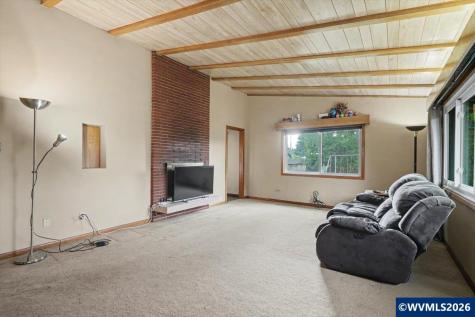 404 36th Avenue NE Salem OR 97301
