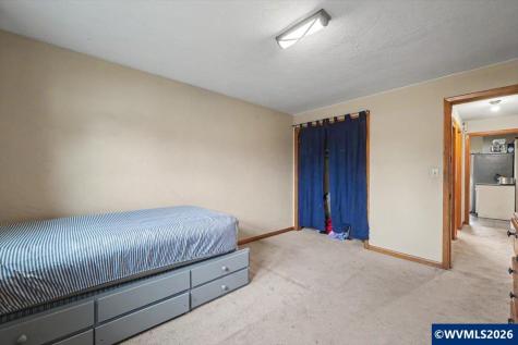 404 36th Avenue NE Salem OR 97301