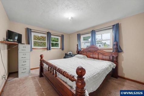 404 36th Avenue NE Salem OR 97301