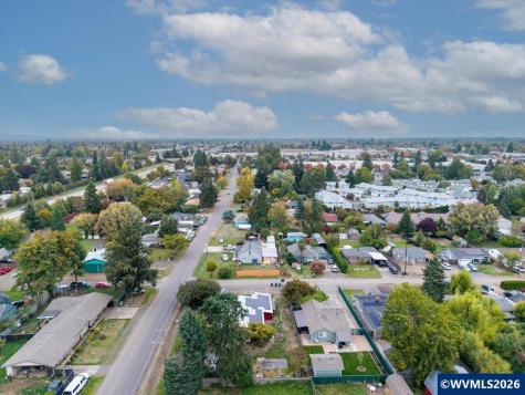 404 36th Avenue NE Salem OR 97301
