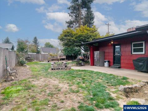 404 36th Avenue NE Salem OR 97301
