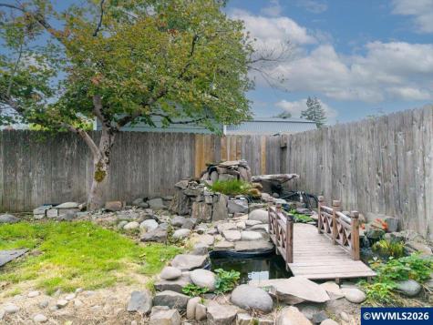 404 36th Avenue NE Salem OR 97301