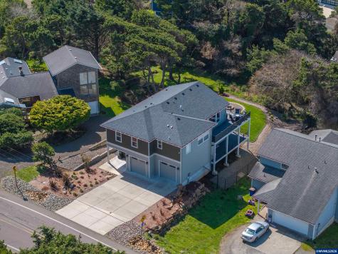 5409 NW Logan Road Lincoln City OR 97367