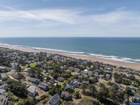 5409 NW Logan Road Lincoln City OR 97367