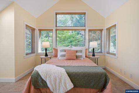 2089 Graham Drive Eugene OR 97405