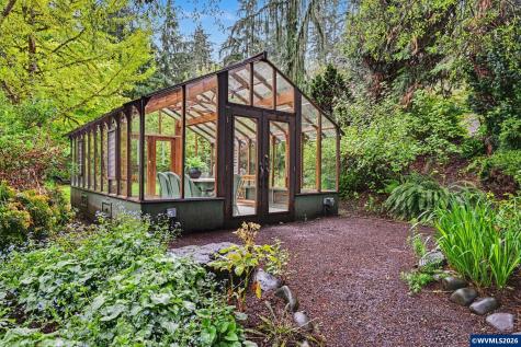 2089 Graham Drive Eugene OR 97405