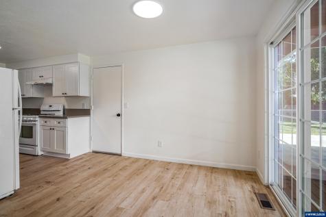 1568 N 3rd Avenue Stayton OR 97383