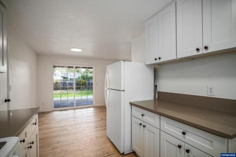 1568 N 3rd Avenue Stayton OR 97383
