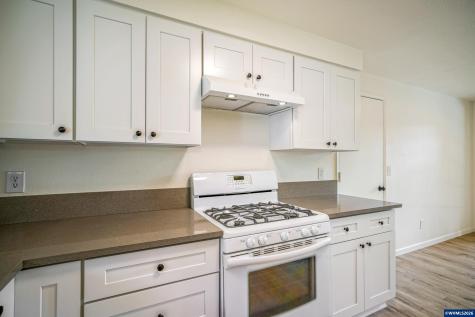 1568 N 3rd Avenue Stayton OR 97383