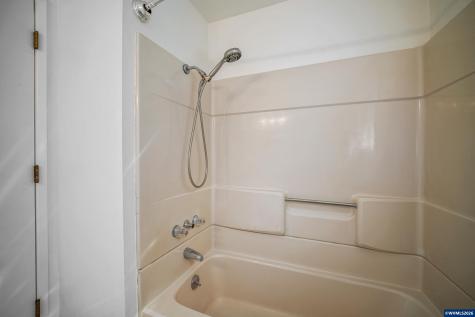 1568 N 3rd Avenue Stayton OR 97383
