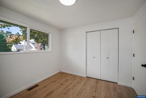 1568 N 3rd Avenue Stayton OR 97383