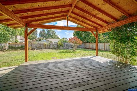 1568 N 3rd Avenue Stayton OR 97383