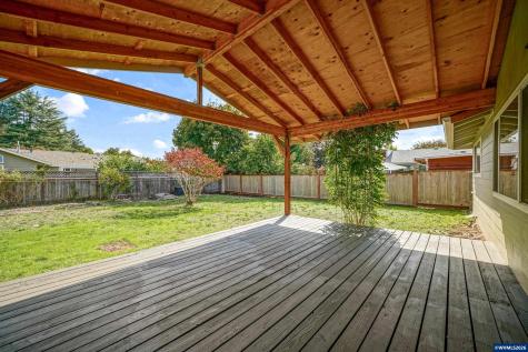 1568 N 3rd Avenue Stayton OR 97383