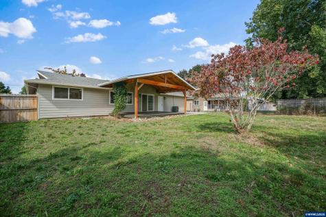 1568 N 3rd Avenue Stayton OR 97383
