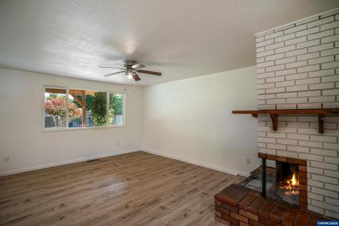 1568 N 3rd Avenue Stayton OR 97383