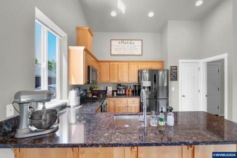 575 Egret Avenue Halsey OR 97348-2216