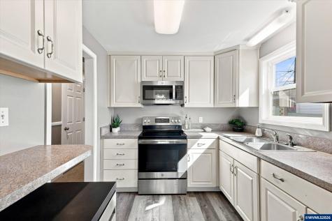 1323 Garden Way Woodburn OR 97071