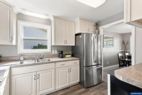 1323 Garden Way Woodburn OR 97071