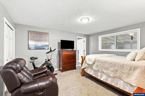 1323 Garden Way Woodburn OR 97071