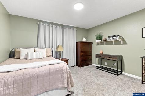 1323 Garden Way Woodburn OR 97071