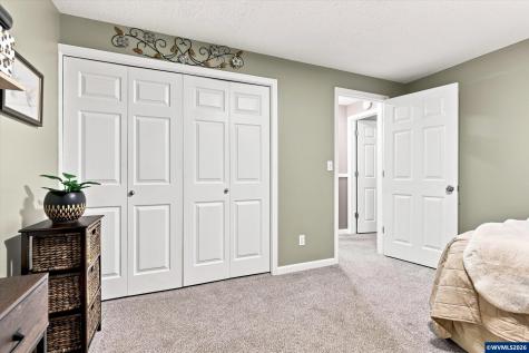 1323 Garden Way Woodburn OR 97071