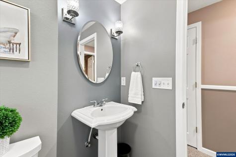 1323 Garden Way Woodburn OR 97071