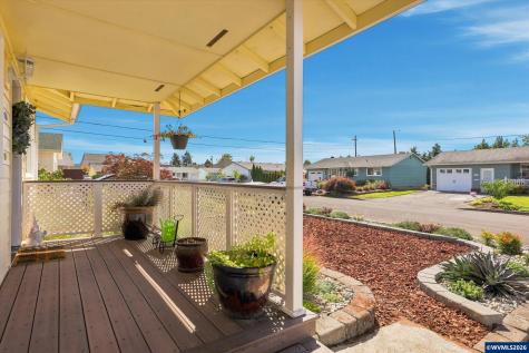 1323 Garden Way Woodburn OR 97071