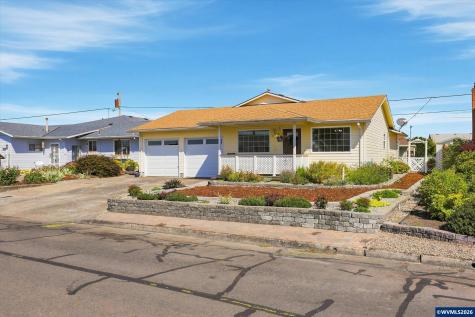 1323 Garden Way Woodburn OR 97071