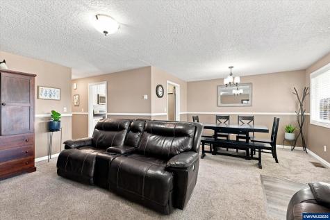 1323 Garden Way Woodburn OR 97071