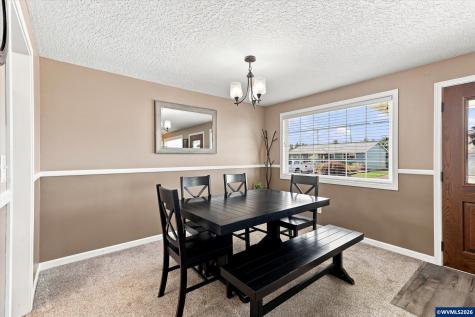 1323 Garden Way Woodburn OR 97071