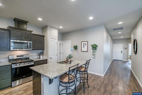 5055 Comet Street NE Salem OR 97305