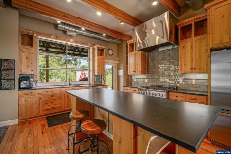 2015 Landaggard Drive NW Salem OR 97304
