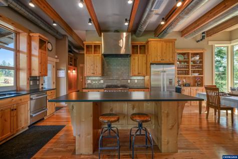 2015 Landaggard Drive NW Salem OR 97304