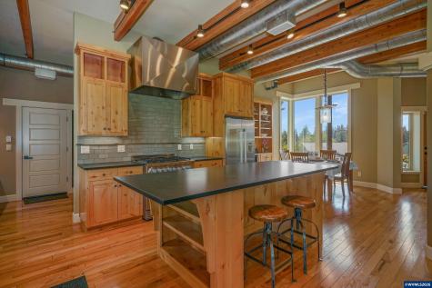 2015 Landaggard Drive NW Salem OR 97304