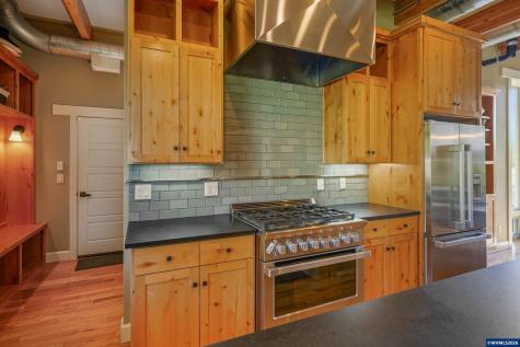 2015 Landaggard Drive NW Salem OR 97304
