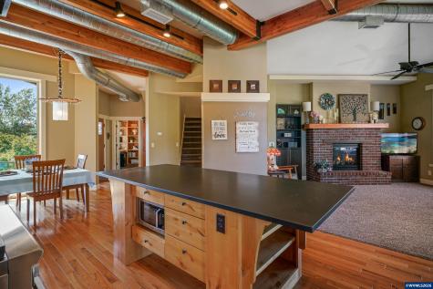 2015 Landaggard Drive NW Salem OR 97304