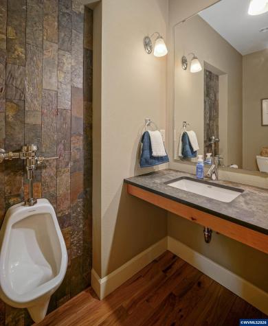 2015 Landaggard Drive NW Salem OR 97304