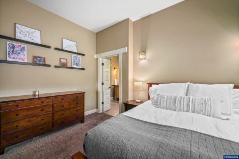2015 Landaggard Drive NW Salem OR 97304